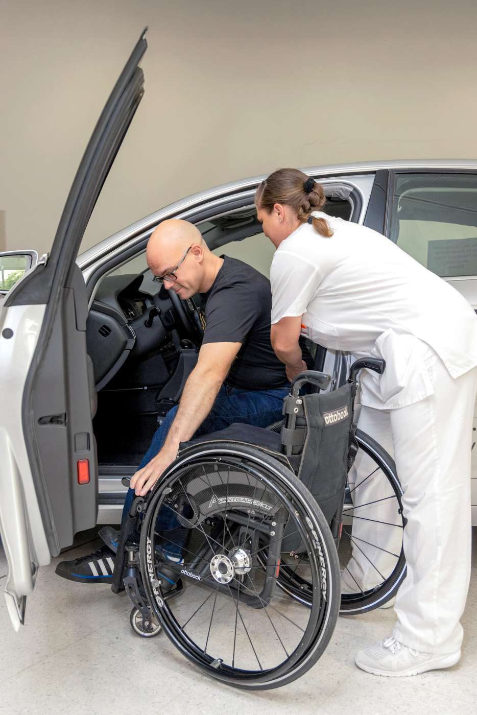 Einsteigetraining ins Auto für Querschnittpatienten