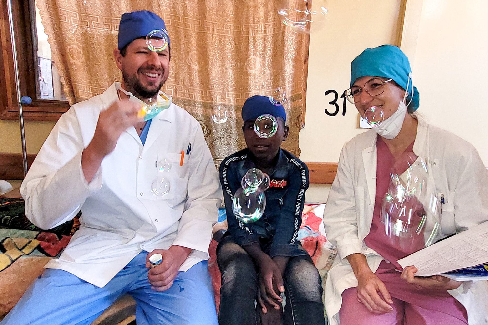 Dr. Joachim Gröschel beim Hilfseinsatz in Malawi