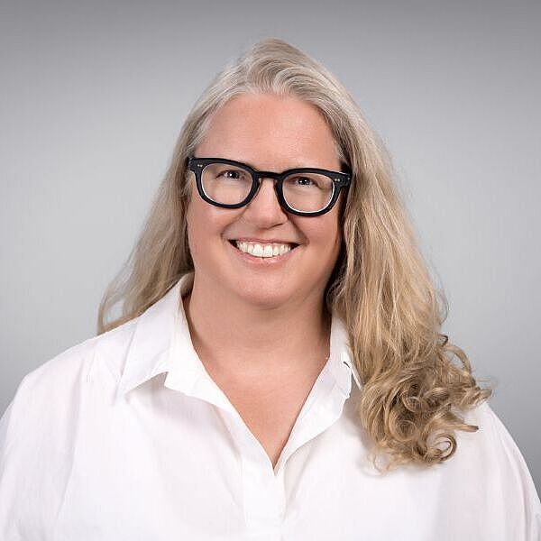  Cornelia Iken